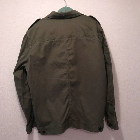 NWOT. Gap Jacket. Excellent Condition. - Picture 3 of 8
